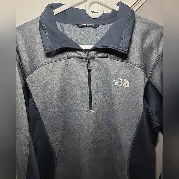 The North Face Men's Gray/Navy Blue 1/4 Zip Pullover Size Med Outdoors Comfort - Picture 2 of 5